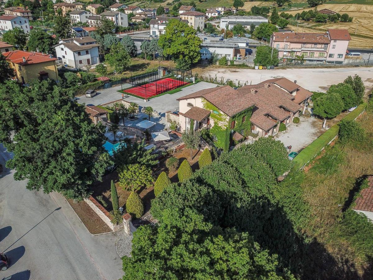 Residenza Le Querce Trilocale Villa Fossato di Vico Eksteriør bilde