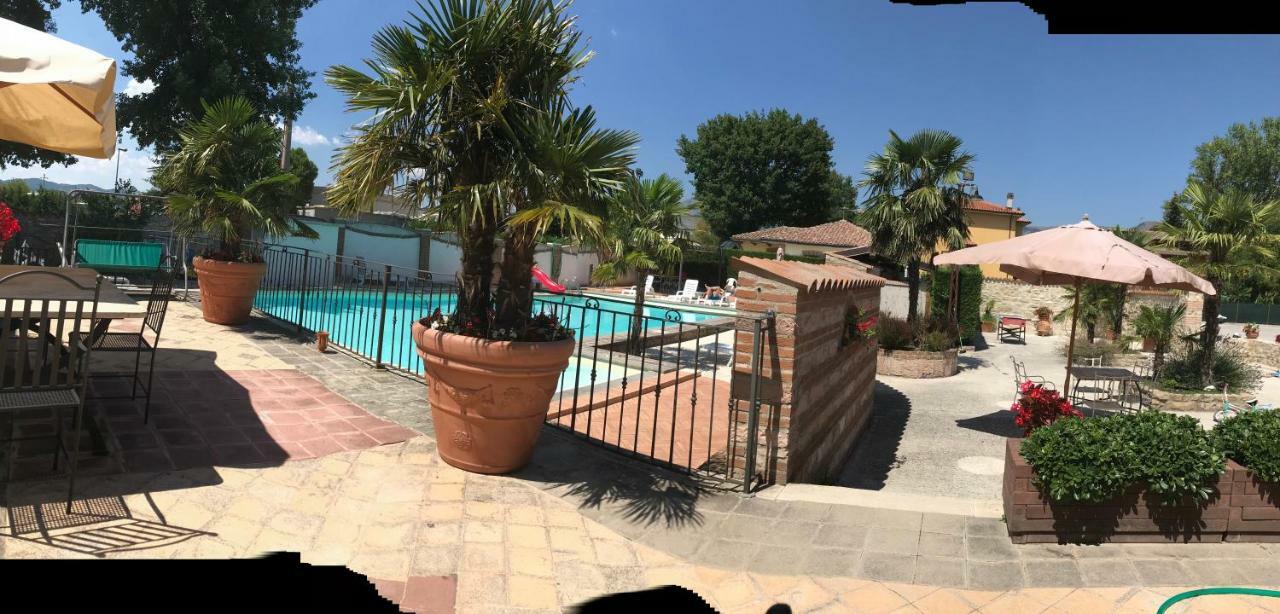 Residenza Le Querce Trilocale Villa Fossato di Vico Eksteriør bilde